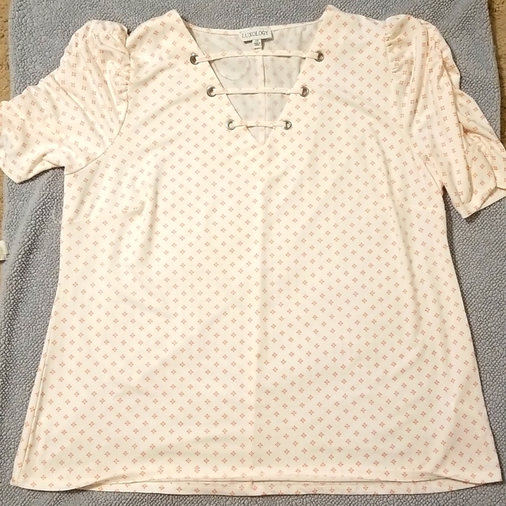 Women's 2x coral pink and white blouse